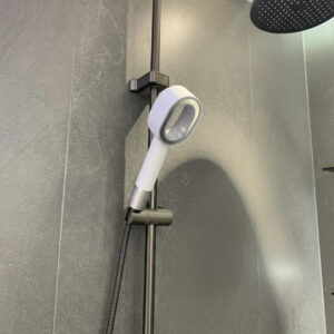 duschmunstycke med aktivt kol.